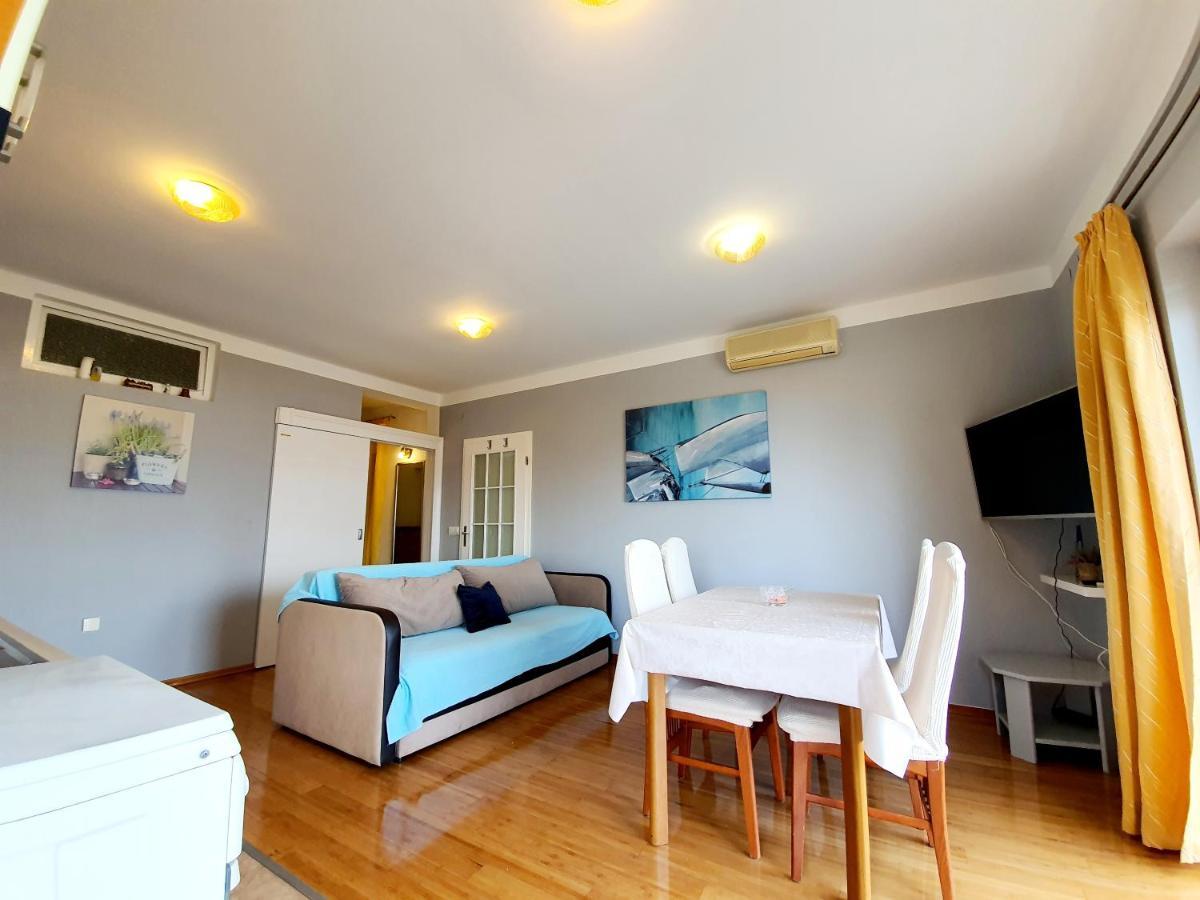 Bonavista Apartment *